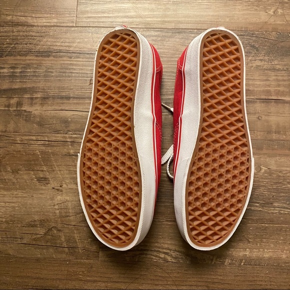 New red vans - Picture 3 of 5